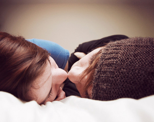 4种常见睡姿优劣大PK哪种的睡姿的夫妻最般配?