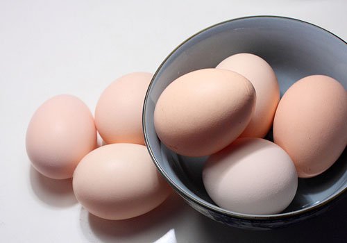 鸡蛋与茶不能同食7食物和鸡蛋一起吃会早死【8】