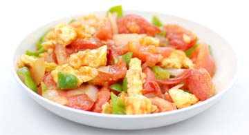 西红柿炒鸡蛋不简单5个窍门炒出营养美色健康