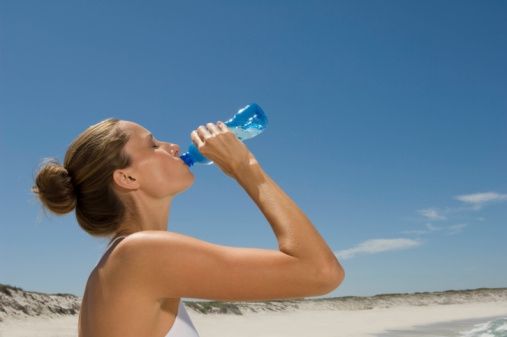 早上起床后喝水改善夜间脱水十个时刻最该喝水【2】健康卫生频道