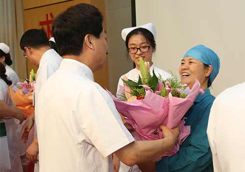 北京协和医院牵头组团式援藏 开展造血式帮