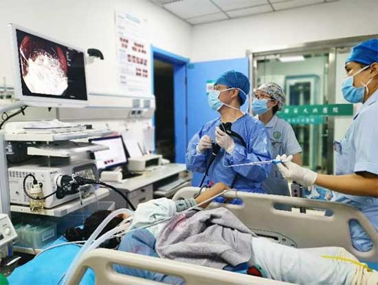 8岁患儿胃镜下取出大型毛发结石 专家提醒家长注意儿童异食癖
