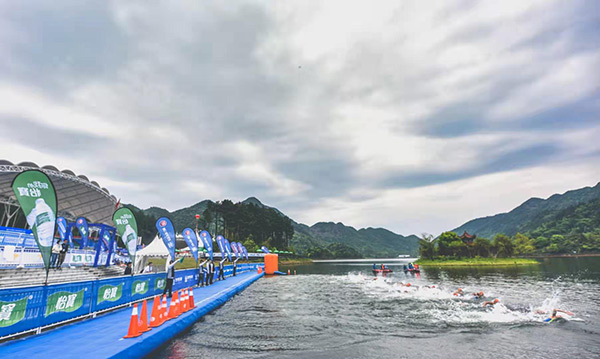 2021年中国铁人三项联赛首场比赛在江西德兴举行