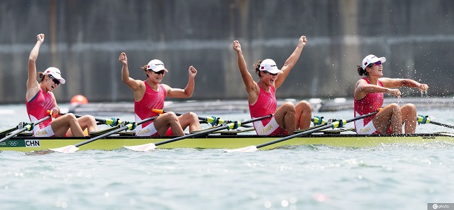 东京奥运会赛艇女子四人双桨 中国队刷新世界最佳成绩夺金