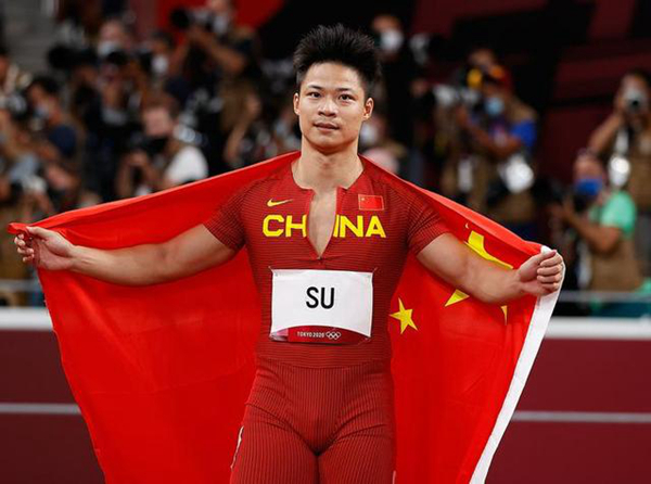 这6个人，代表中国体育荣耀点燃全运会圣火