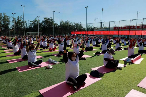 2021年北京经开区全民健身“瑜伽汇”展示活动圆满举行