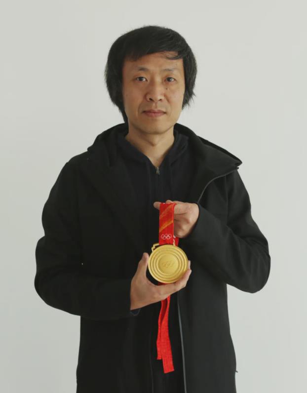 双奥奖牌设计师杭海：精雕细琢 铸就“同心”