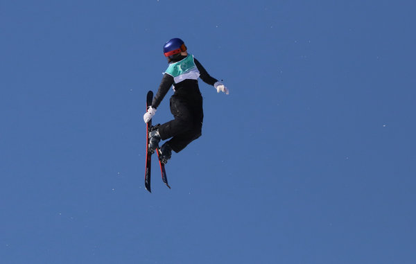 冬奥播报丨中国女子雪上项目奥运首金 谷爱凌夺得自由式滑雪女子大跳台冠军