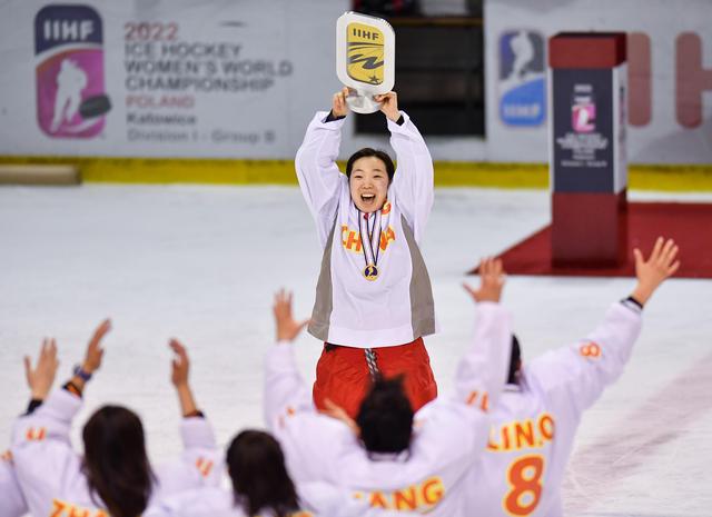 五战全胜！中国女子冰球队时隔十一年重返世锦赛甲级A组