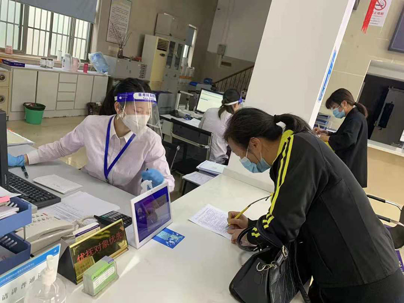 上海金山政务服务场所逐步恢复服务