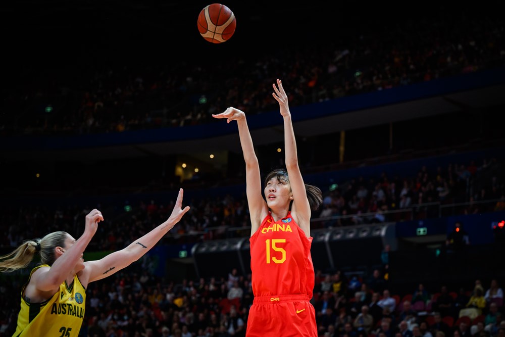 全力备战巴黎奥运会丨中国女篮击败澳大利亚队晋级世界杯决赛