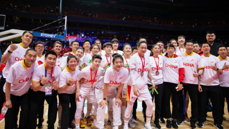 中国女子篮球18人荣获2022年度体育运动荣誉奖章