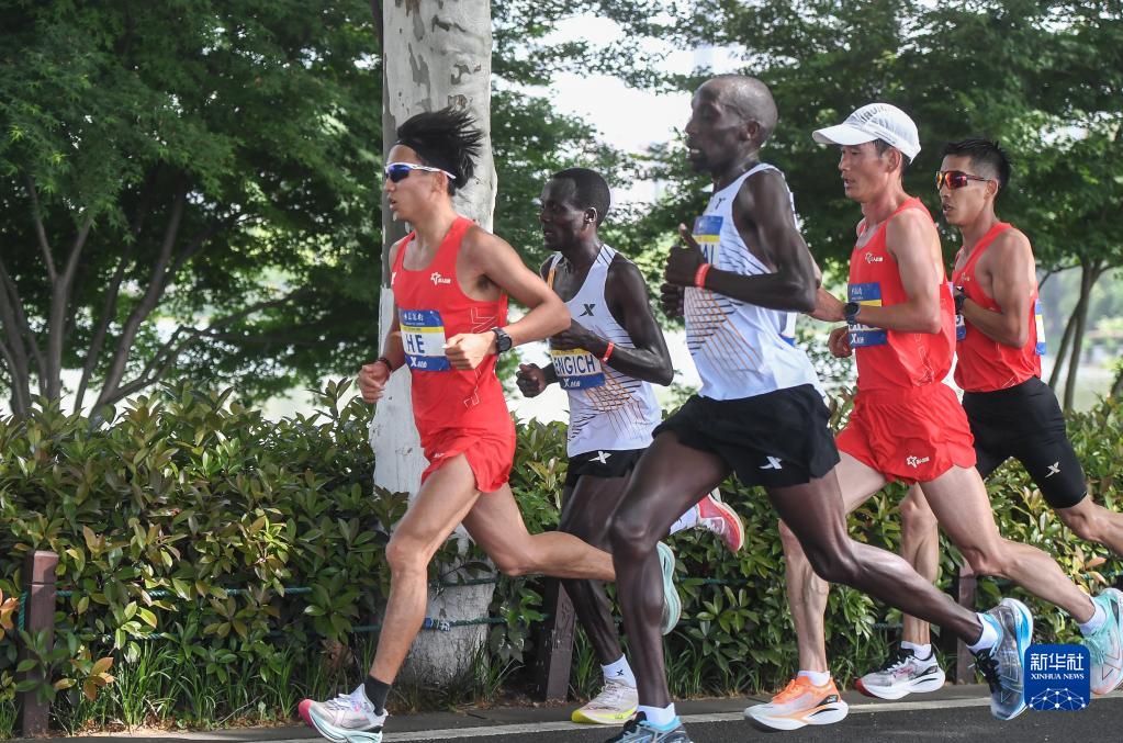 中国马拉松赛事迎来复苏 “国人竞速”激励中国跑者再创佳绩