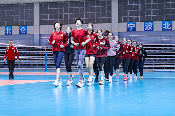 世联赛征程开启 中国女排要靠团队“往前冲”