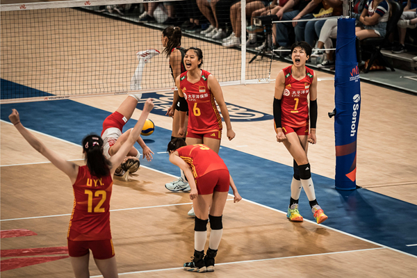 全力备战巴黎奥运会丨中国女排1:3土耳其女排 收获世联赛亚军