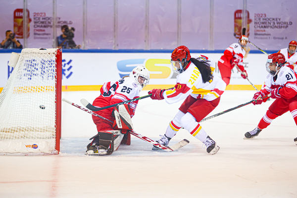 女子冰球世锦赛丨中国队4:2战胜丹麦队 豪取三连胜领跑积分榜