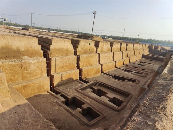 陕西西咸新区北城村墓地发现十六国墓葬罕见土雕仿木建筑造型