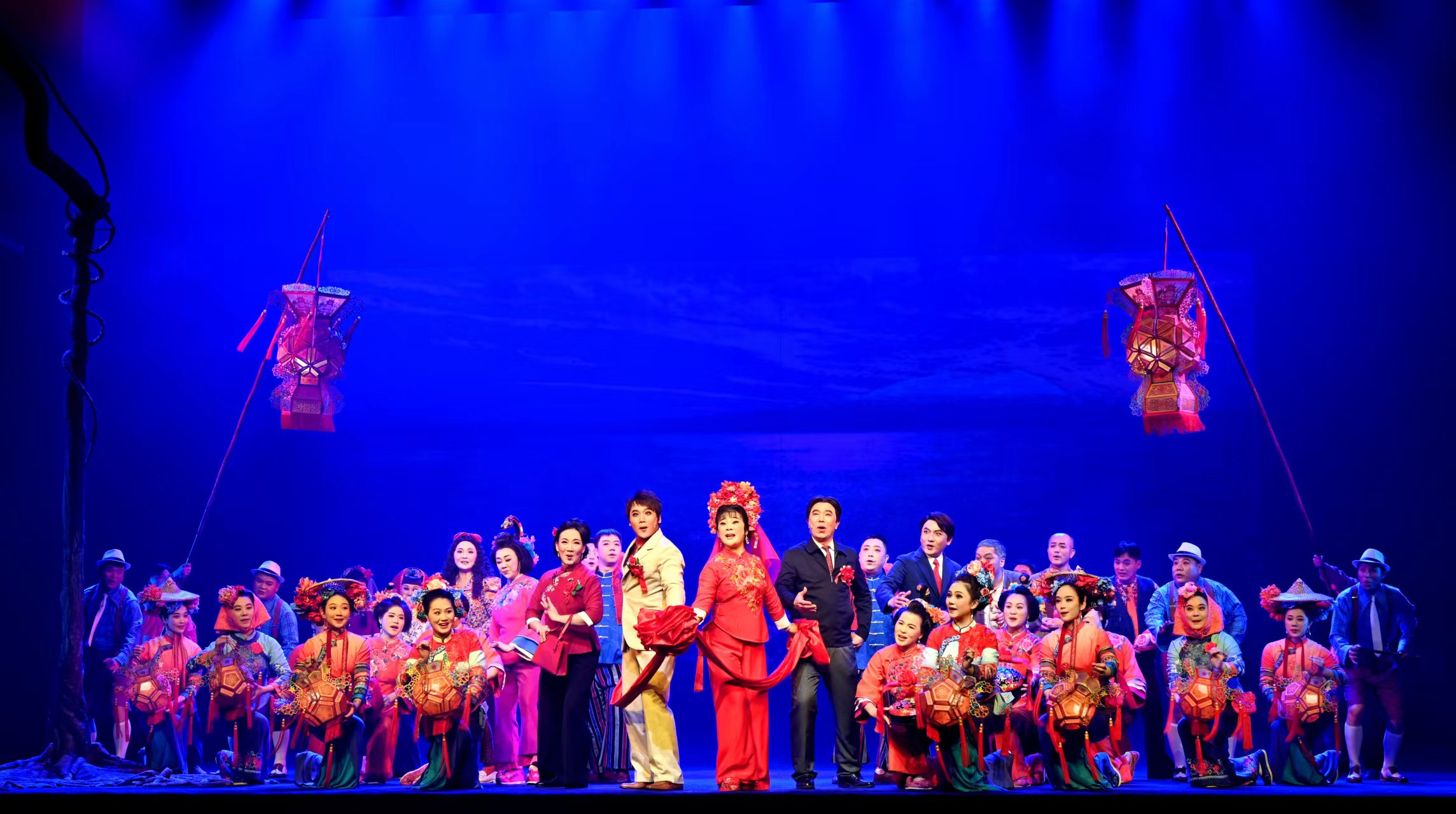 以非遗讲述两岸故事 泉州高甲戏《围头新娘》在京上演