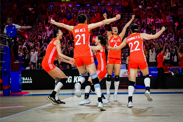 中国女排3:2逆转战胜土耳其女排 提前晋级世联赛总决赛
