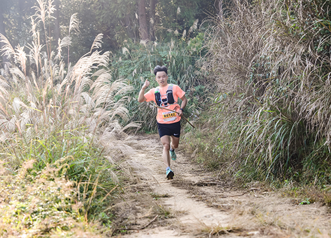 中国十八洞山地越野挑战赛激情开跑