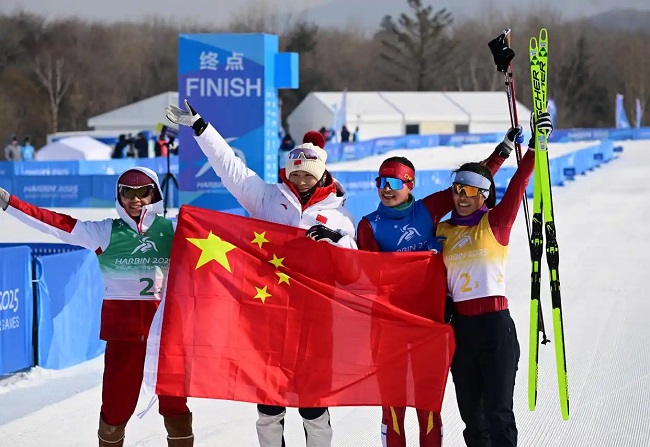 亚冬会︱越野滑雪收官 中国队夺男子和女子接力金牌
