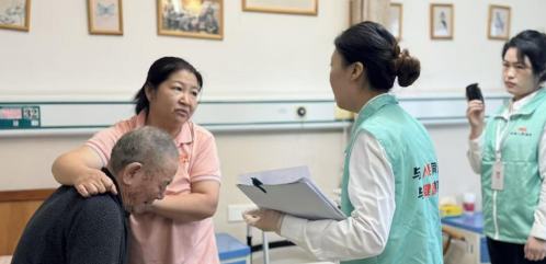 每月超千元长护险待遇如何撬动如何实现长护险可持续运行？记者近日在福州采访，了解政策实施情况。