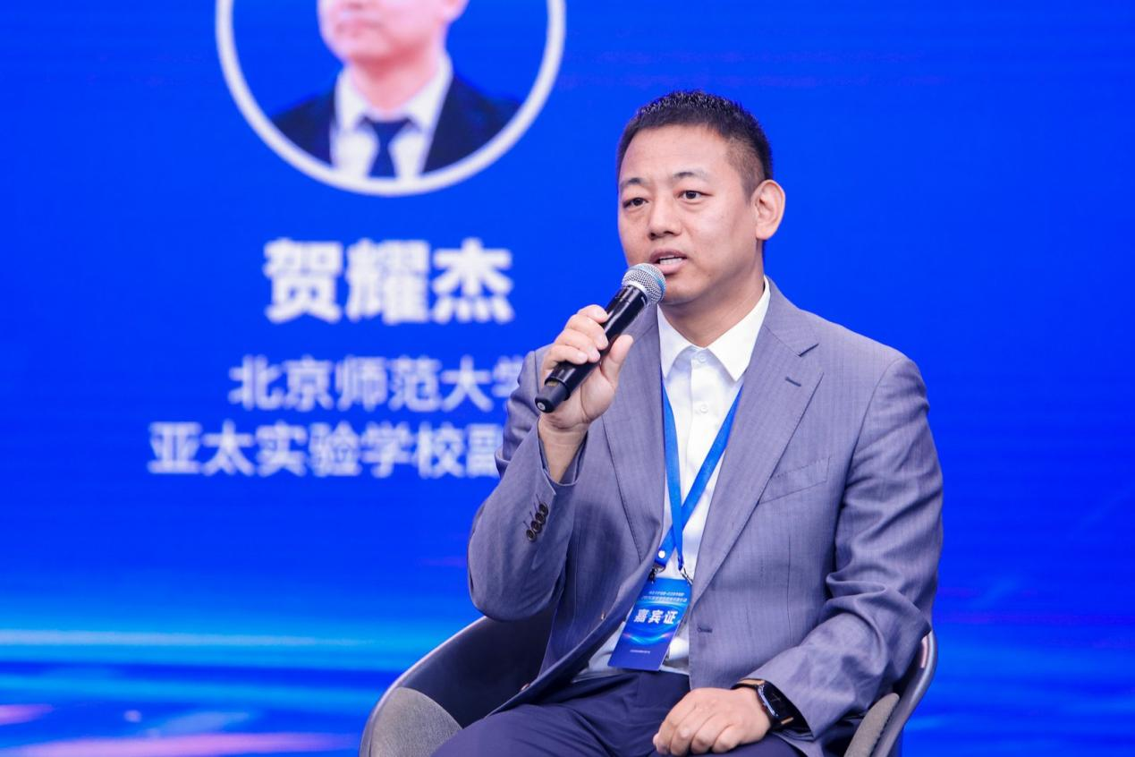贺耀杰：软硬件双向发力 校园精细化举措筑牢学生近视防控防线