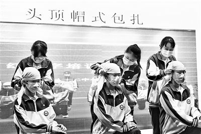 北京丰台区教育系统启动应急救护培训 AED设备将成中小学“标配”