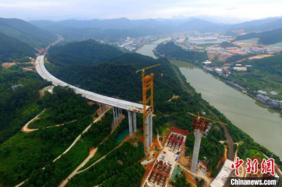 莆炎高速福建段：连接闽沿海与中国中西部地区的快速横向通道