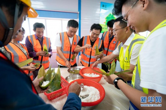 武汉：工地粽飘香