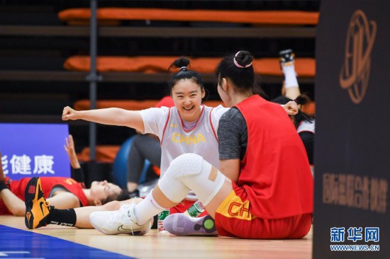 中国女篮在苏州举行公开训练课