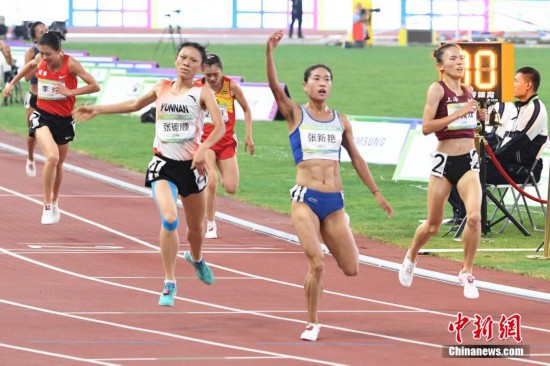 张新艳夺全运会女子5000米金牌