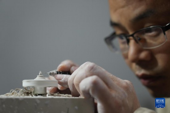 “微陶”：景德镇陶瓷艺人玩出陶瓷新花样