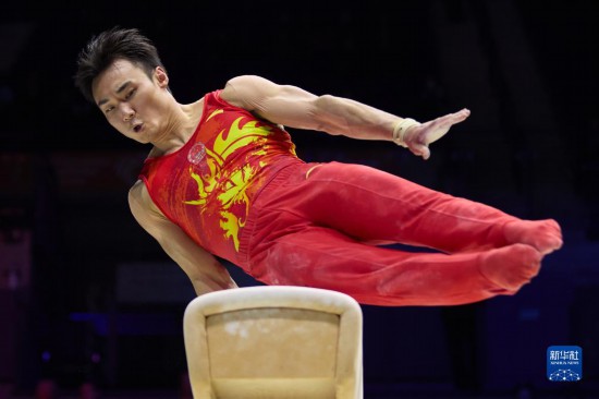 体操世锦赛中国男团位居资格赛第四晋级决赛