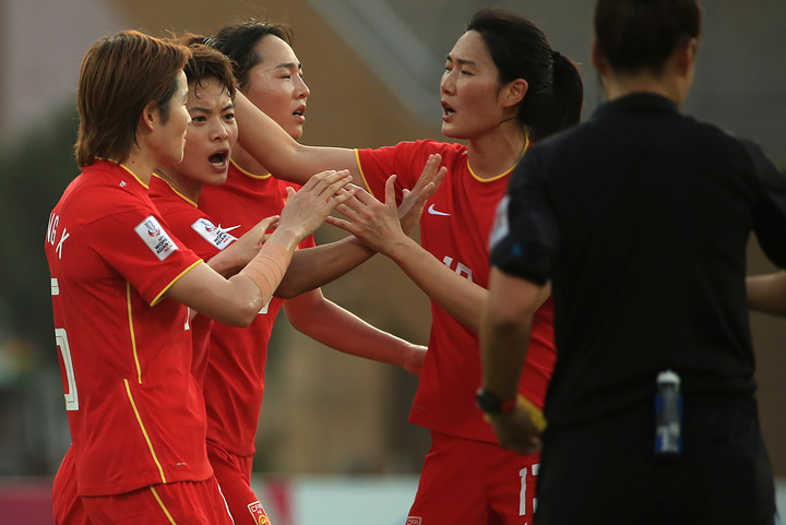 中国女足3:1逆转越南挺进亚洲杯四强 拿到明年世界杯入场券
