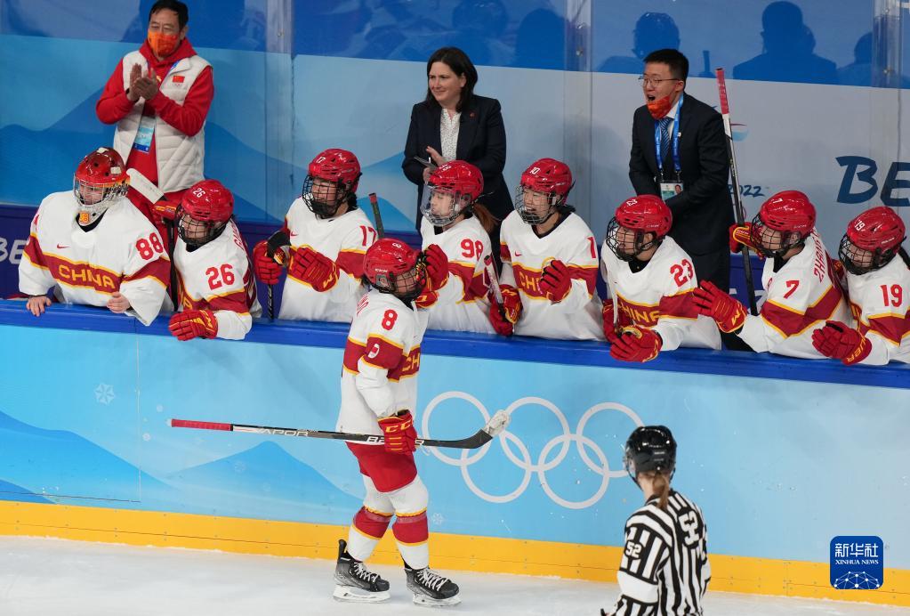 冰球女子小组赛：中国队战胜丹麦队