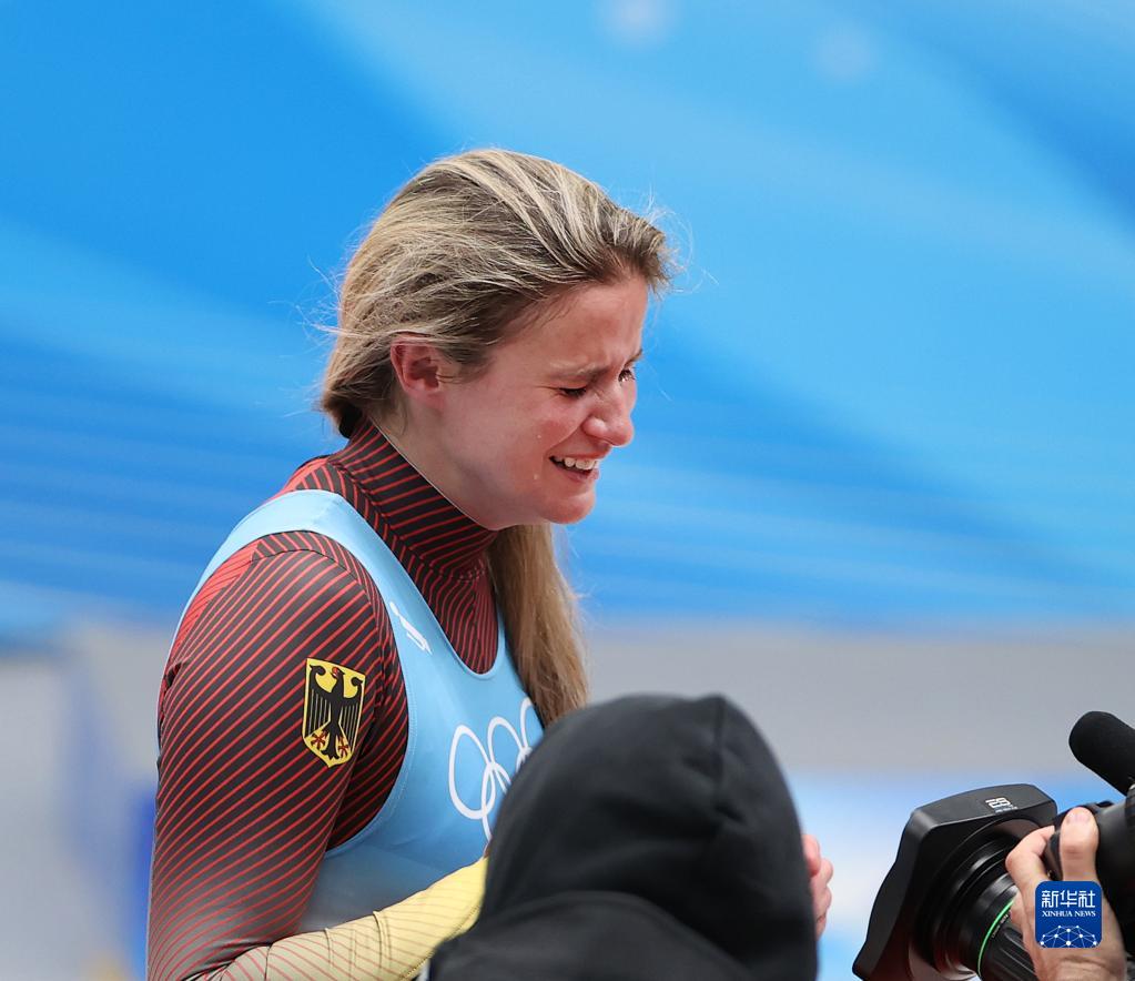 女子单人雪橇：德国选手纳塔莉·盖森贝格尔夺冠