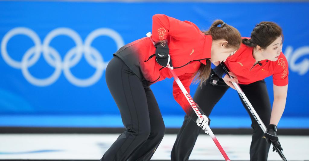 北京冬奥会女子冰壶循环赛中国队不敌日本队