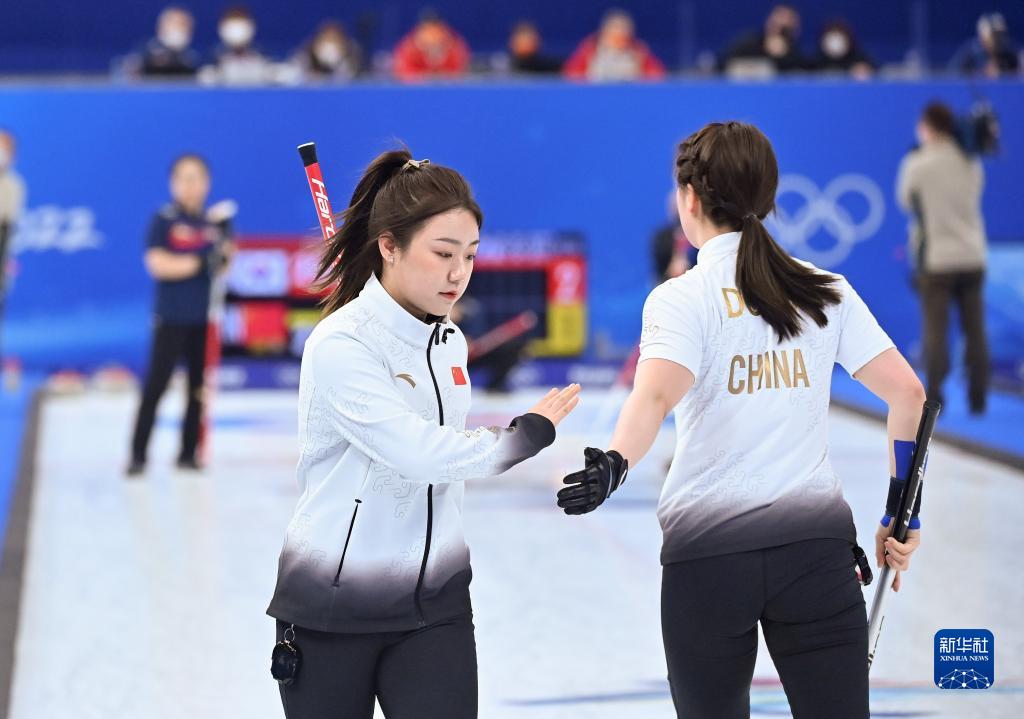 冰壶女子循环赛：中国队胜韩国队